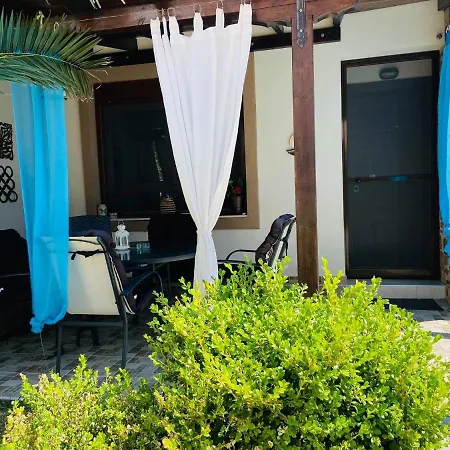 Helen's Beach House דירה סקאלה פוטאמיאס