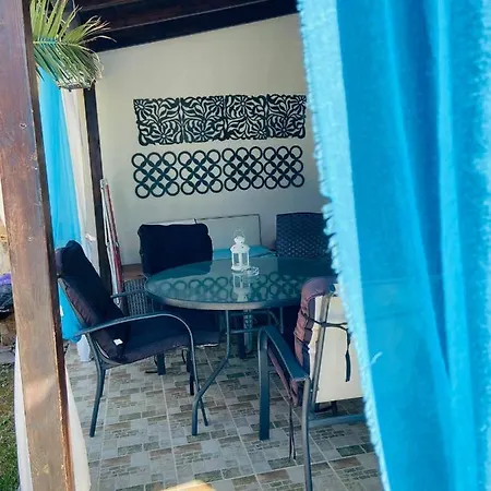 דירה Helen's Beach House סקאלה פוטאמיאס