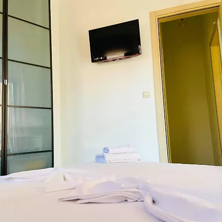 Helen's Beach House דירה *